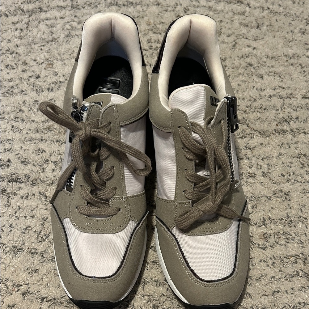 NWOT DKNY  platform sneakers